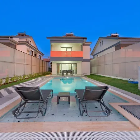 With Jacuzzi For Honeymoon And Vacation Block E Villa
